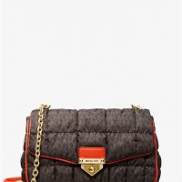 Женская Сумка на Плечо (SoHo Large Quilted Signature Logo Nylon Shoulder Bag) 65550-05 коричневый мульти